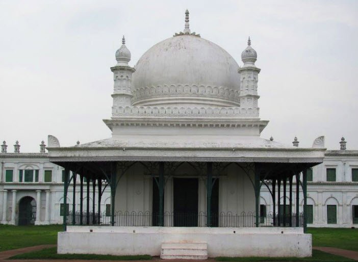 Madina Masjid, Murshidabad, West Bengal - Vushii.com Madina Masjid, Murshidabad, West Bengal - Vushii.com
